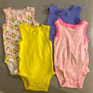 Bundle of 4 0-3m Bodysuits